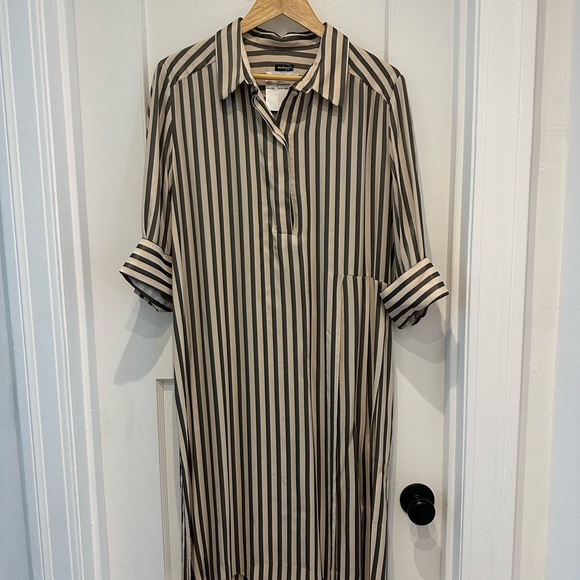 Kiton Dresses & Skirts - Beautifully made Italian Kiton dress with tag.  Size 12